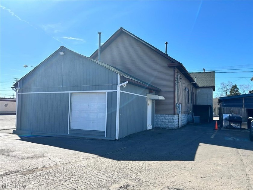 Versatile Retail / Service Building with Income - Prime E. 185th - photo 34
