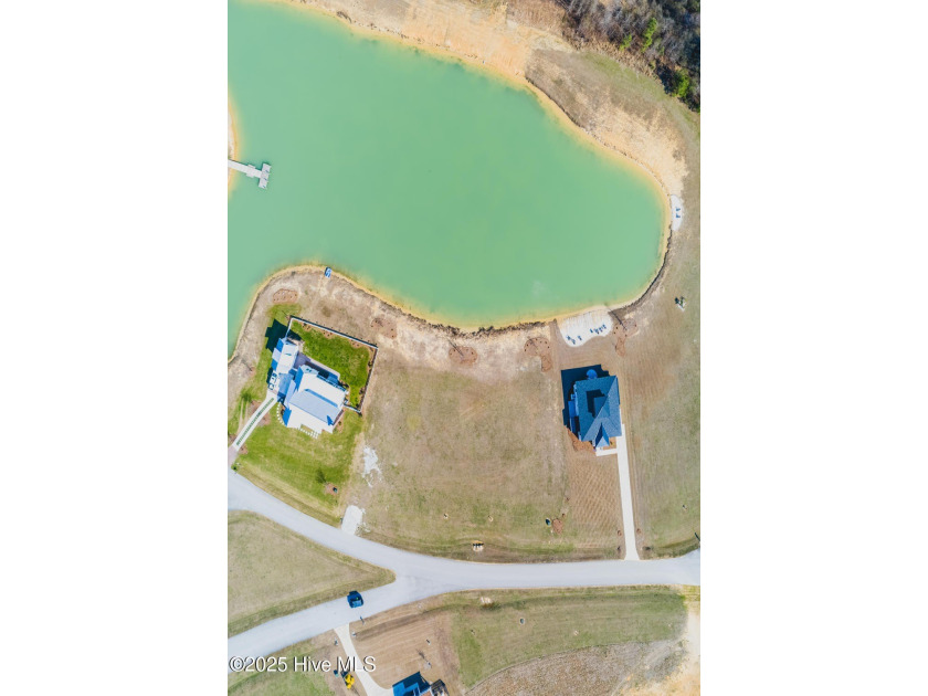 LAKEFRONT HOMESITE! Elevated homesite in a riverfront - photo 2