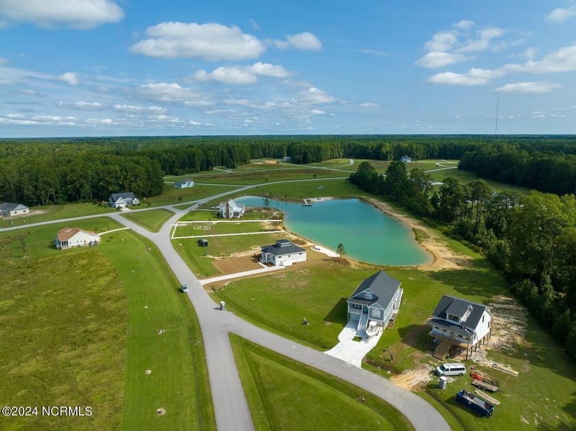 LAKEFRONT HOMESITE! Elevated homesite in a riverfront - photo 3