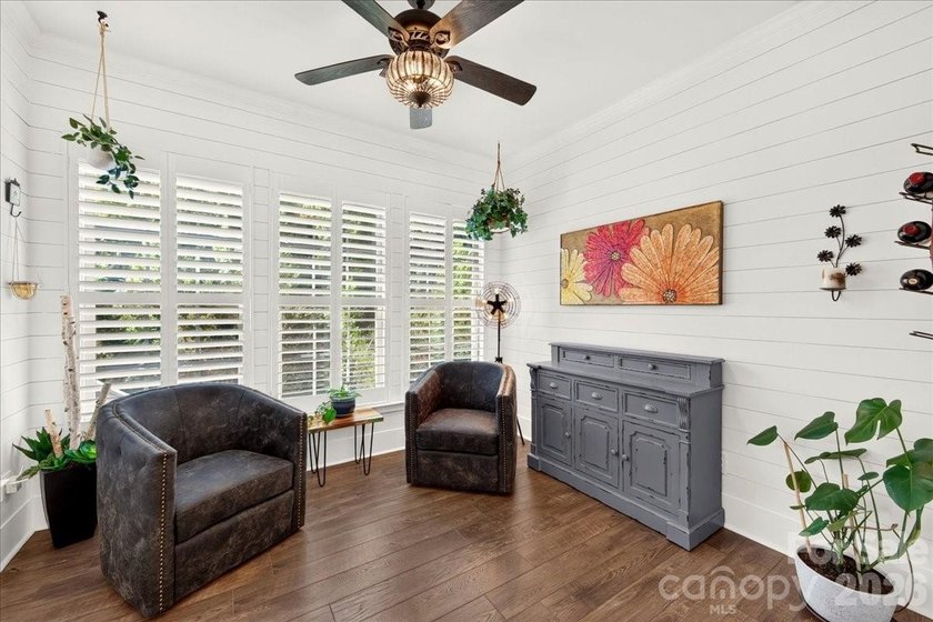 **Welcome home to this beautifully updated townhome in Fort - photo 15