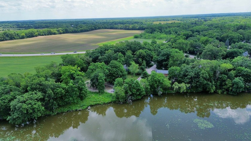 Welcome to this beautiful waterfront log home tucked away on a - photo 28