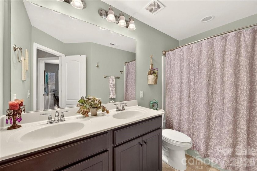 **Welcome home to this beautifully updated townhome in Fort - photo 32