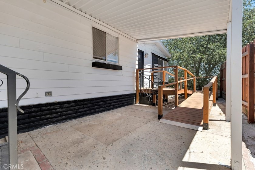 Welcome to this beautifully maintained 4-bedroom, 2-bathroom - photo 38
