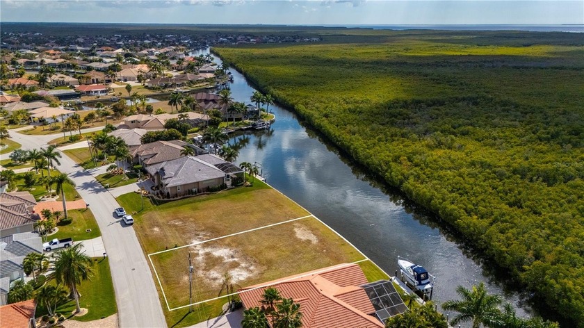 One of the best waterfront locations in Burnt Store Isles to - photo 3