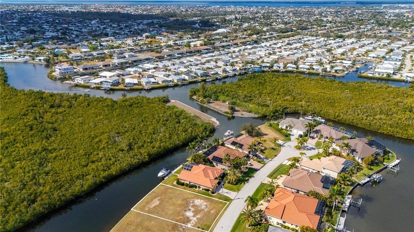One of the best waterfront locations in Burnt Store Isles to - photo 10