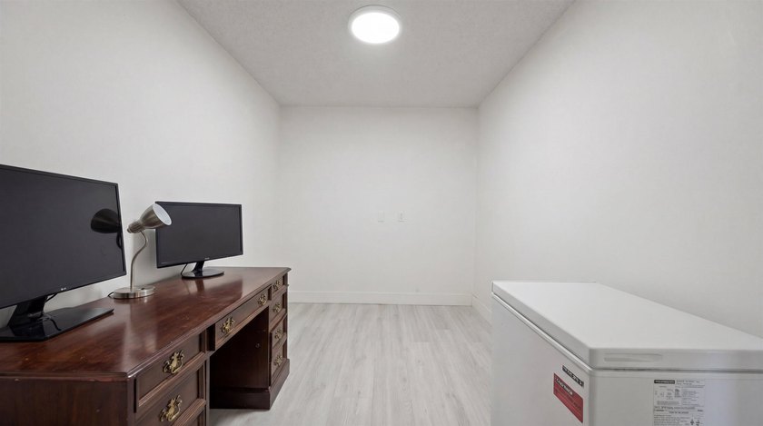 Great for investors rent right away with no waiting period - photo 13