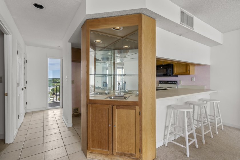 SURFMASTER CONDO - OCEANFRONT Bring your vision and designer - photo 14