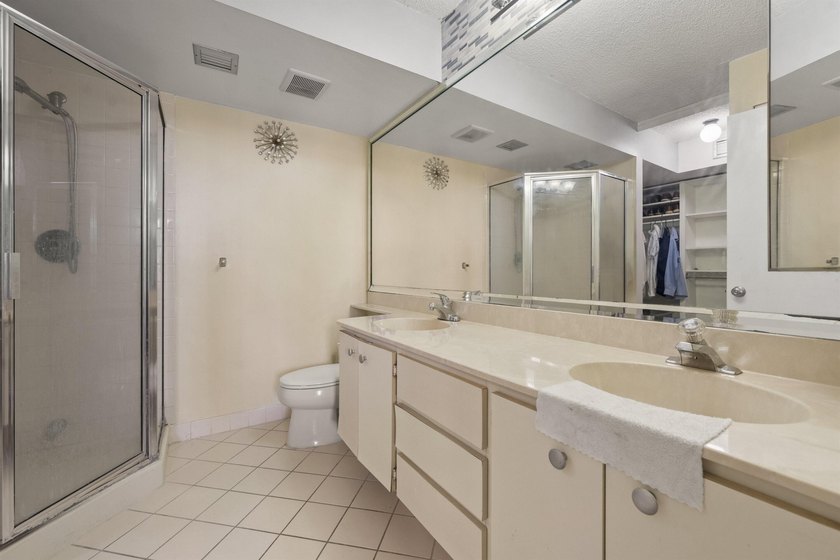 Great for investors rent right away with no waiting period - photo 14