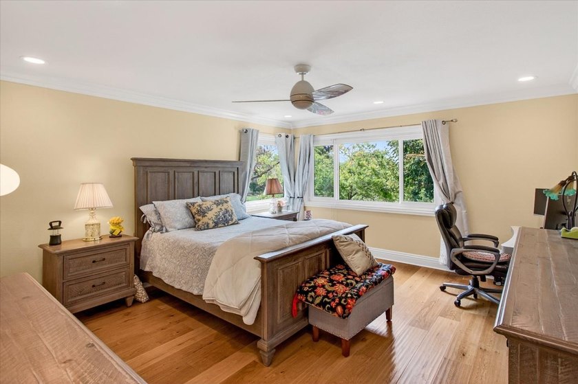 Perfection!! End unit in The Villages! Beautifully updated - photo 16