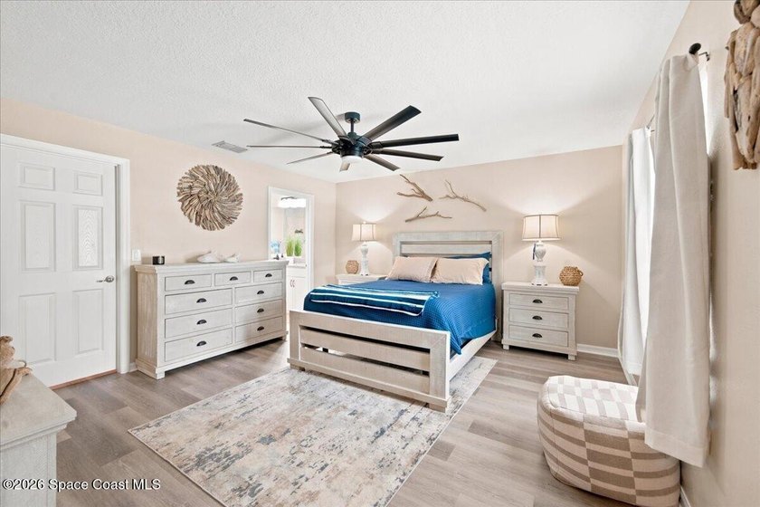 Welcome Home to your amazing Pool Home Oasis nestled in a quiet - photo 16