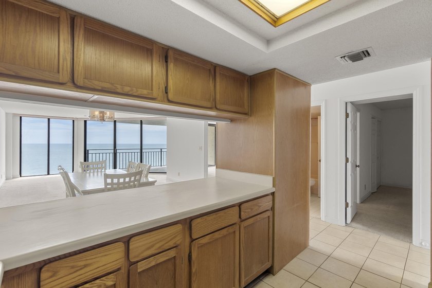 SURFMASTER CONDO - OCEANFRONT Bring your vision and designer - photo 18