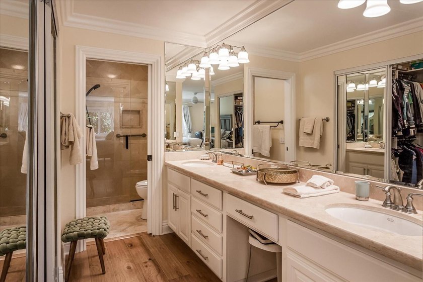 Perfection!! End unit in The Villages! Beautifully updated - photo 18