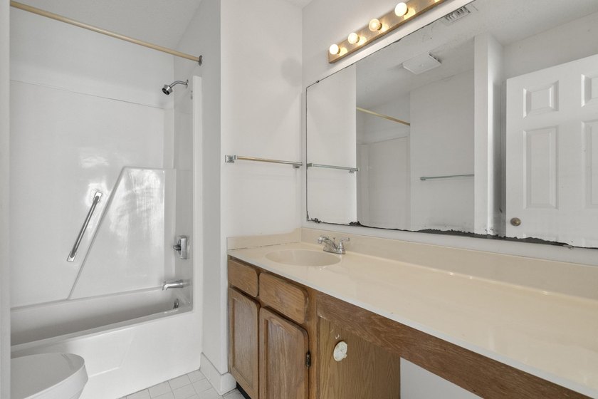 SURFMASTER CONDO - OCEANFRONT Bring your vision and designer - photo 21