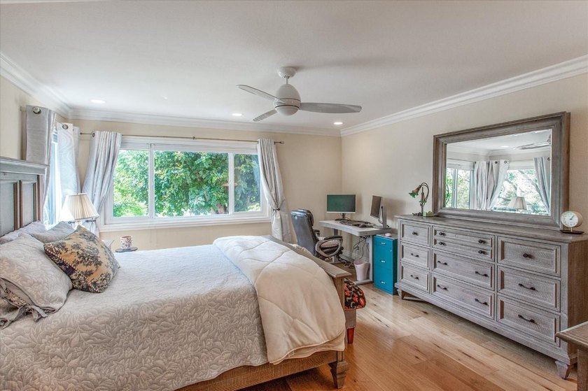 Perfection!! End unit in The Villages! Beautifully updated - photo 21
