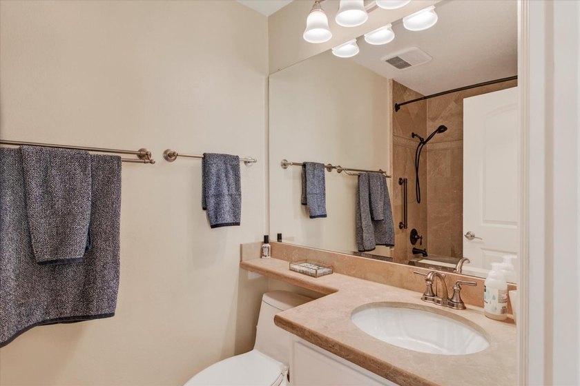 Perfection!! End unit in The Villages! Beautifully updated - photo 24