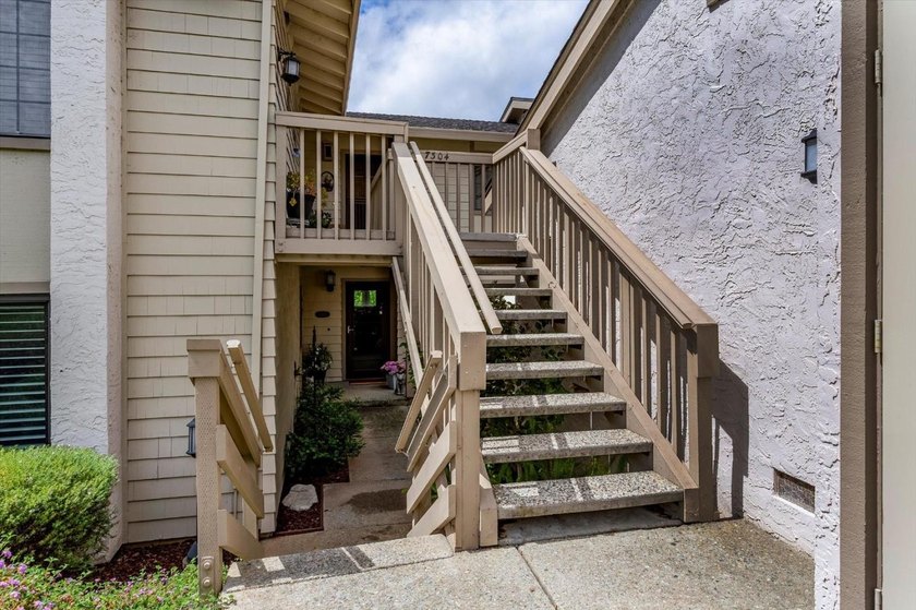Perfection!! End unit in The Villages! Beautifully updated - photo 29