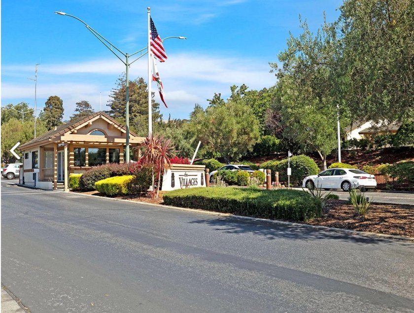 Perfection!! End unit in The Villages! Beautifully updated - photo 30