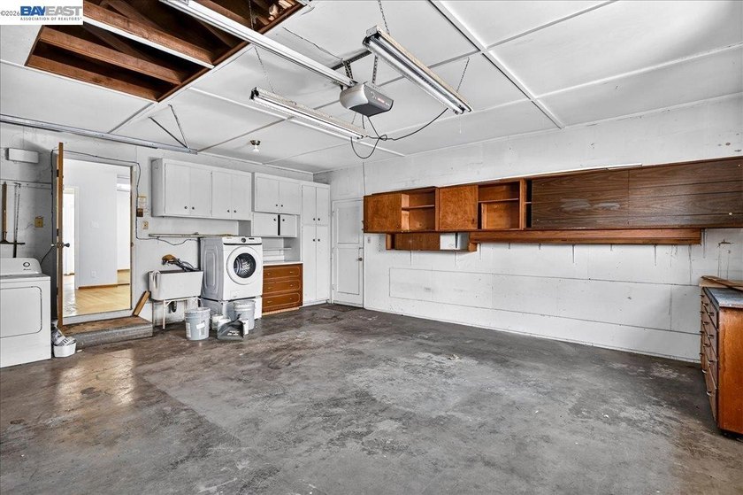 Wonderful opportunity to own this inviting single-level home - photo 33