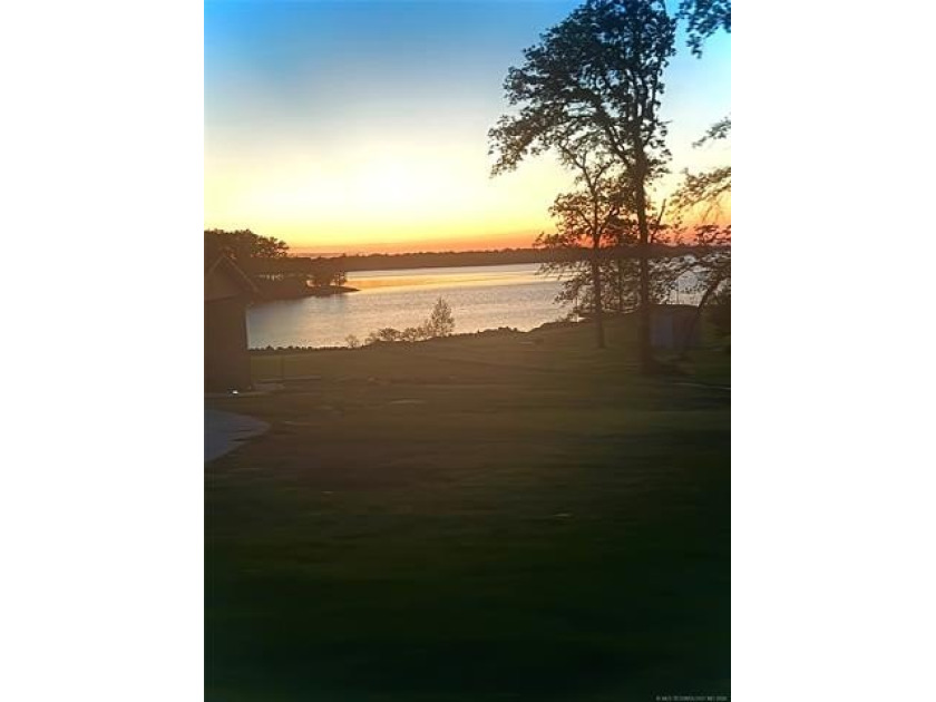 DO YOU WANT COVETED YEAR-ROUND VIEWS OF LAKE EUFAULA, BEAUTIFUL - photo 6