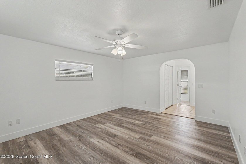 Welcome home to this beautifully maintained 3-bedroom, 2-bath - photo 12