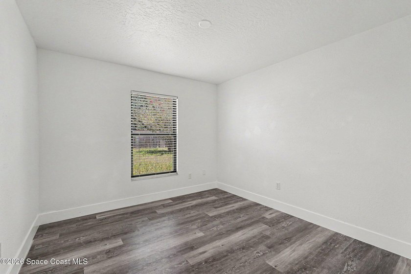 Welcome home to this beautifully maintained 3-bedroom, 2-bath - photo 19