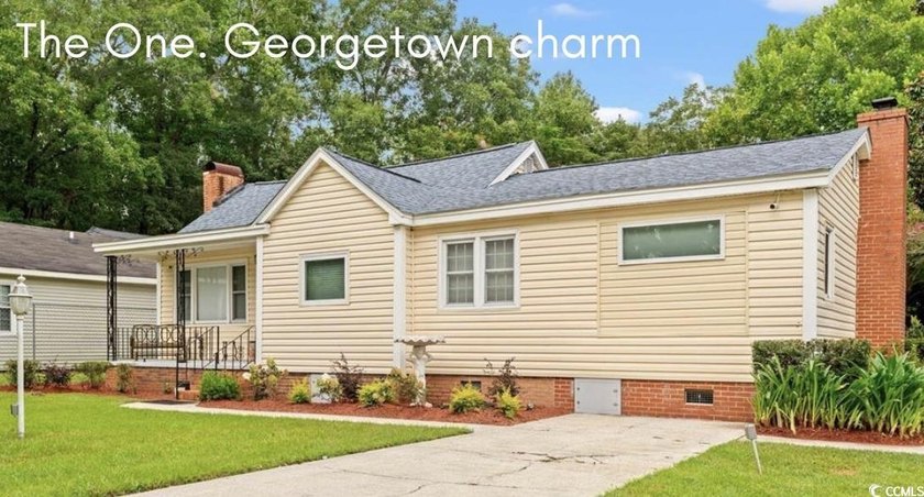 902 Palm Street~ a home that instantly feels warm, inviting, and - photo 7