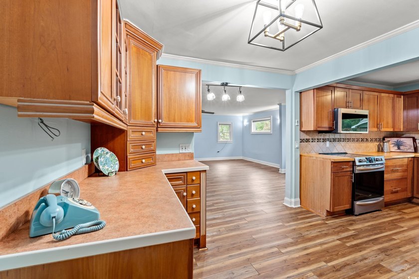 902 Palm Street~ a home that instantly feels warm, inviting, and - photo 10