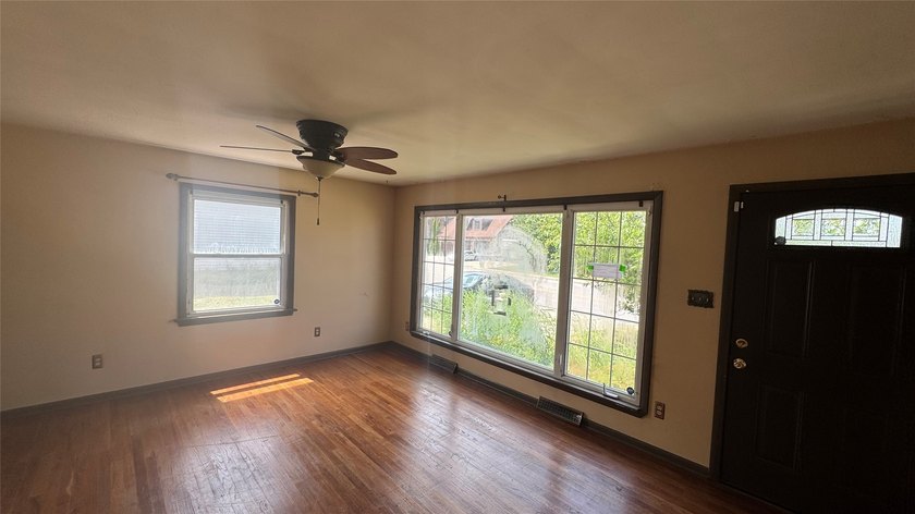Nice 1 story 3 bedroom 2.5 bath single family home in Erie PA - photo 11