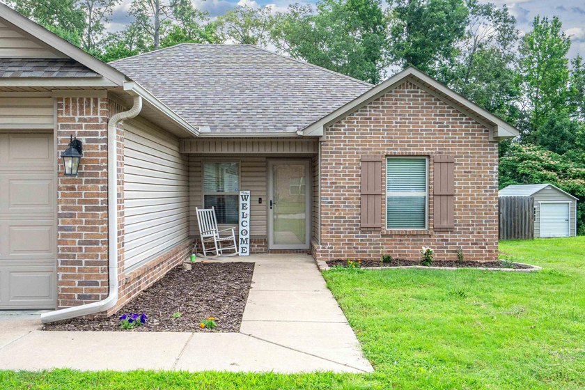 Looking for the perfect place to call home? Just listed in the - photo 2