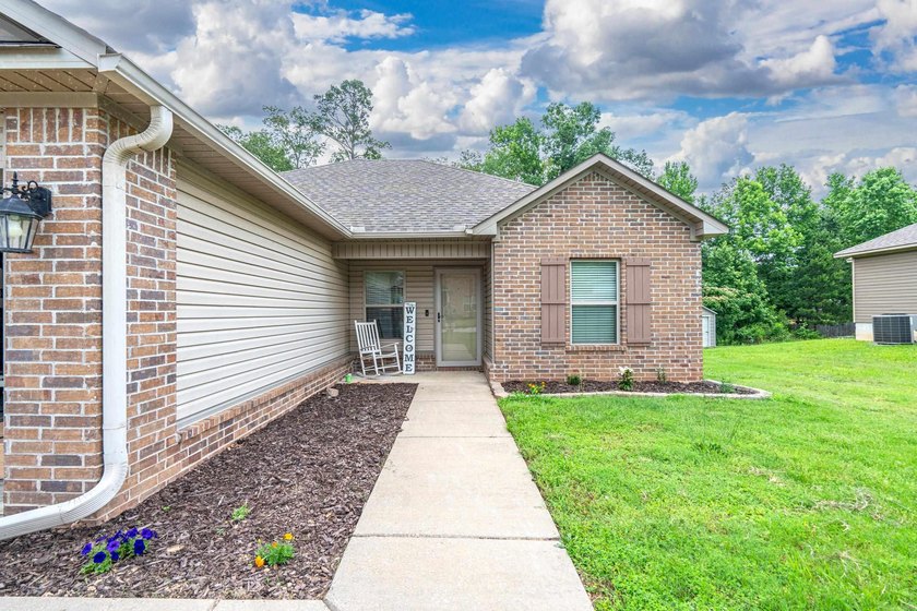 Looking for the perfect place to call home? Just listed in the - photo 3