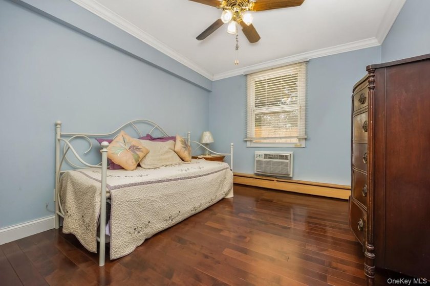 Beautifully Updated 2 Bedroom/1 Bath Condo In The Rarely - photo 11