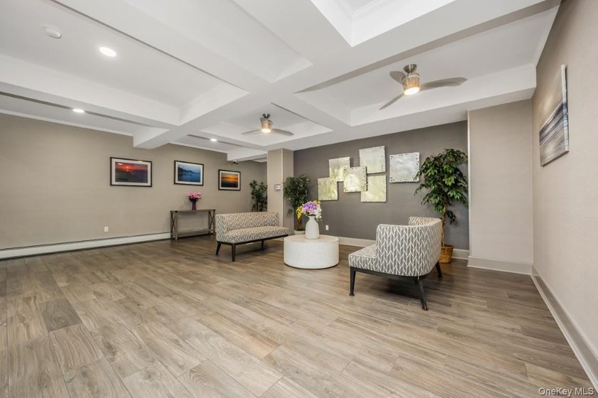 Beautifully Updated 2 Bedroom/1 Bath Condo In The Rarely - photo 15