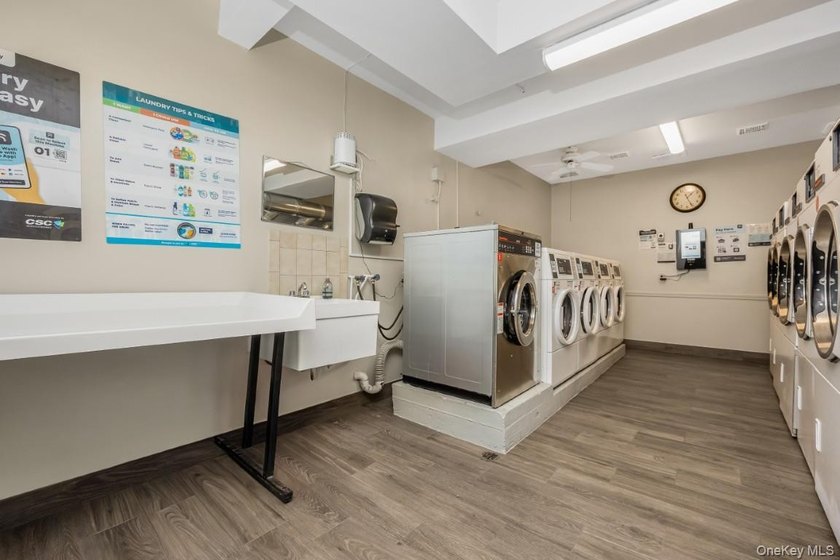 Beautifully Updated 2 Bedroom/1 Bath Condo In The Rarely - photo 16