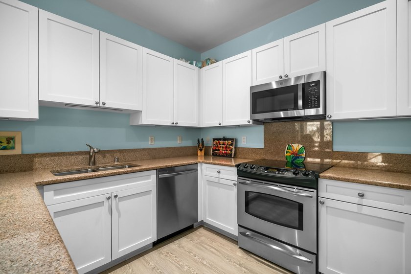 Welcome to your dream home in the heart of Princeville! This - photo 10