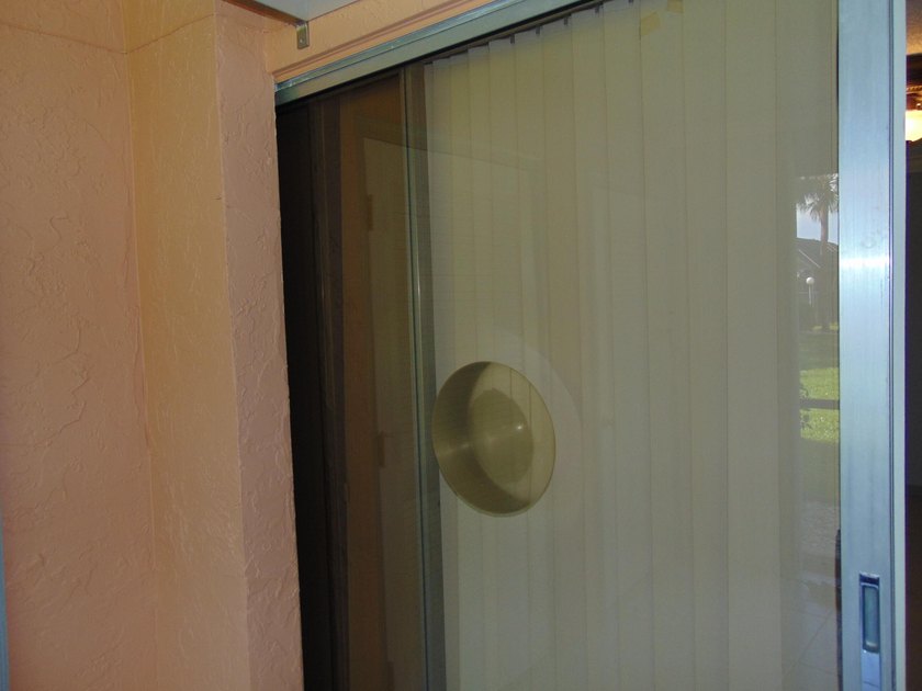 FIRST FLOOR. MOVE IN READY. COVERED PARKING. IMMACULATE JUMBO - photo 31