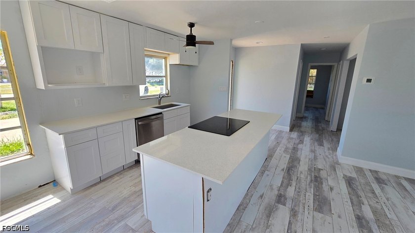 Welcome to the spectacular community of Marco Island. Just - photo 9