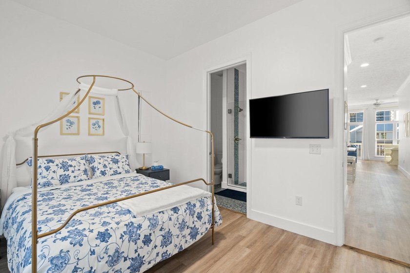 Welcome to your GORGEOUS coastal beach retreat! This elegant - photo 19