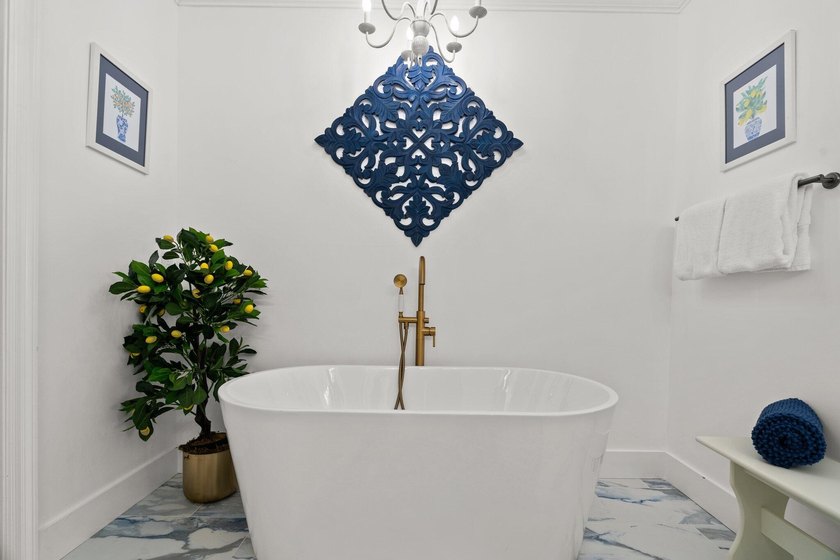 Welcome to your GORGEOUS coastal beach retreat! This elegant - photo 29