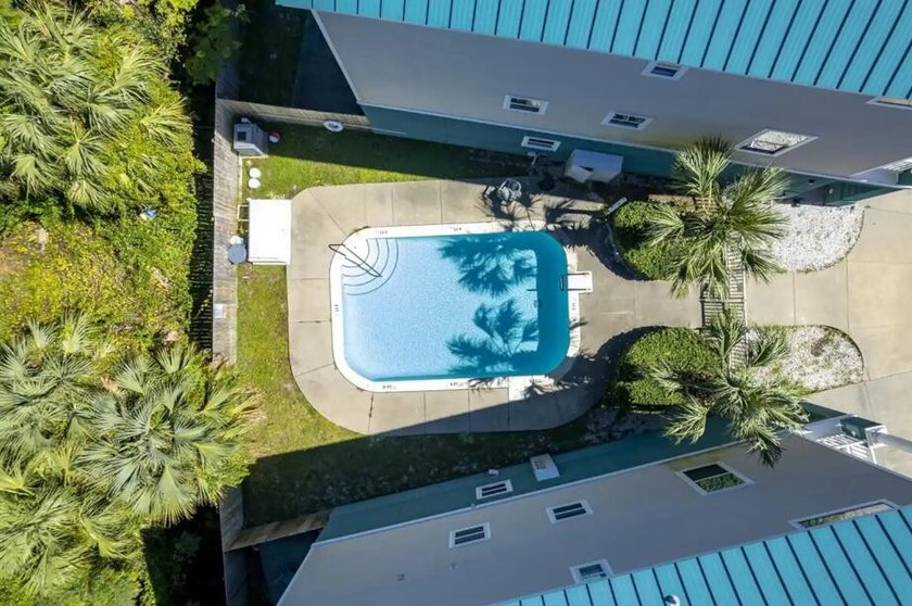 Welcome to your GORGEOUS coastal beach retreat! This elegant - photo 43