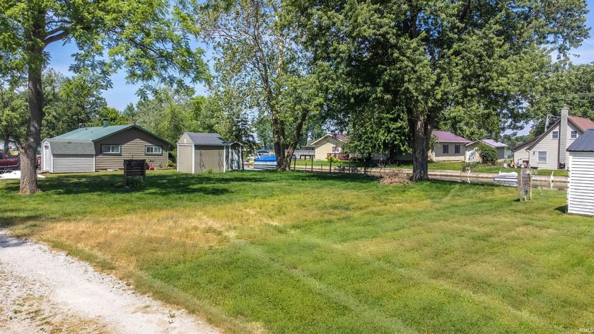 Buildable Channel Lot Alert!! Don't miss this opportunity to - photo 6