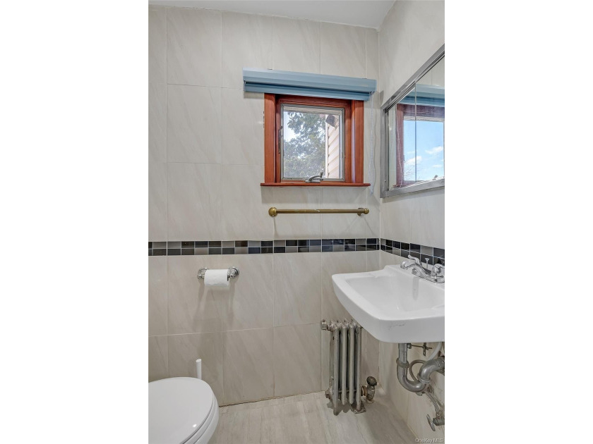 Don't miss this detached single-family residence offering five - photo 14