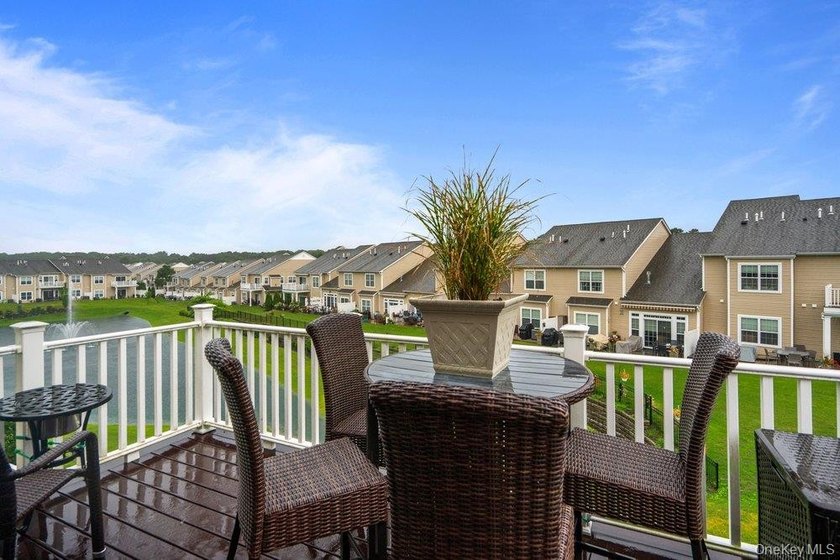 The Vineyards at Blue Point - a desirable 55+ Gated Community - photo 6
