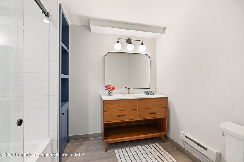 Welcome to your dream home! This fabulous 4-bedroom modern - photo 13