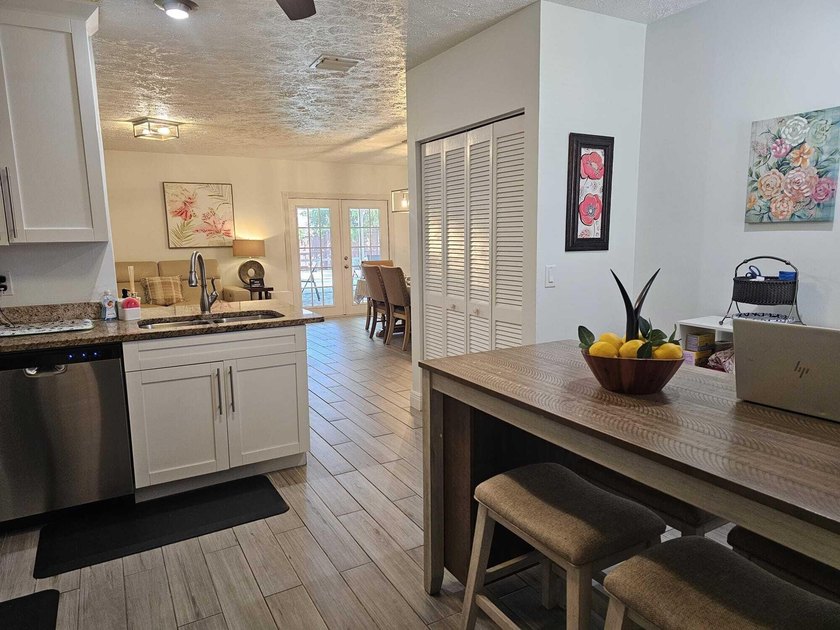 Beautiful single family pool home in La Mancha Royal Palm Beach - photo 13