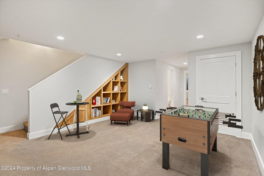 Welcome to your dream home! This fabulous 4-bedroom modern - photo 14