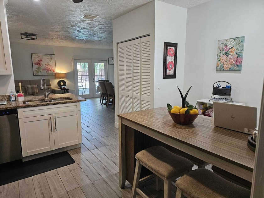 Beautiful single family pool home in La Mancha Royal Palm Beach - photo 20