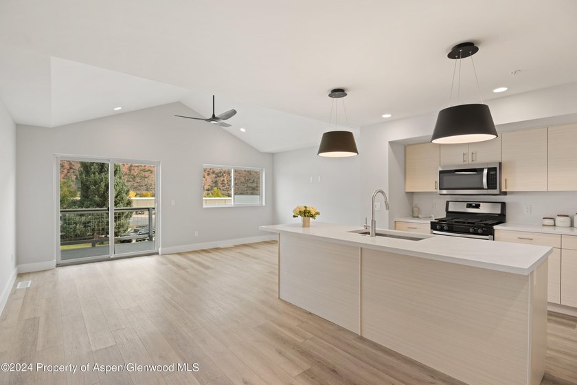 Welcome to your dream home! This fabulous 4-bedroom modern - photo 26