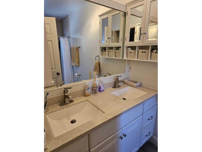 Beautiful single family pool home in La Mancha Royal Palm Beach - photo 40
