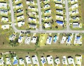Build your dream retreat on this spacious 60 x 101 vacant lot - photo 5