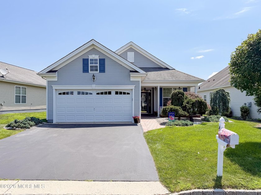Welcome to this beautifully maintained EXPANDED Wentworth model! - photo 4